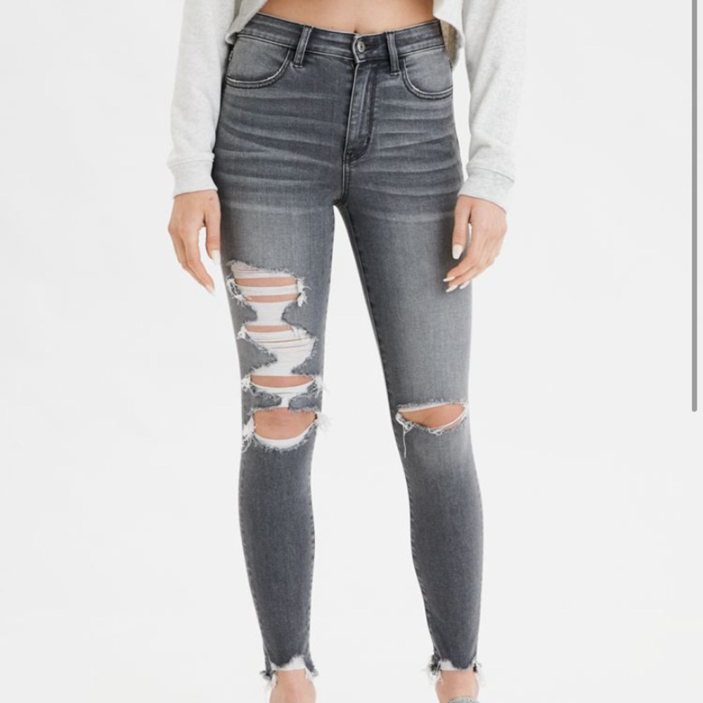 “Super High Waisted Jean” American Eagle